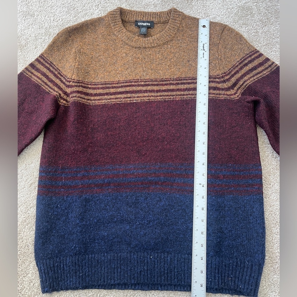 Men’s Express Medium Striped Sweater